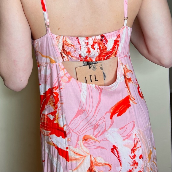 High-Low Tropical Sundress - Picture 10 of 10